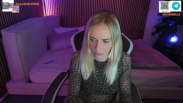 Snapshot of Ella_Mysterie chatting on May 2, 2026, 8:36 pm Ella Mysterie online show from May 2, 2026, 8:36 pm