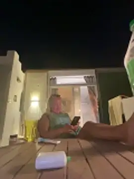 parisheliton online show from April 18, 2026, 10:54 pm