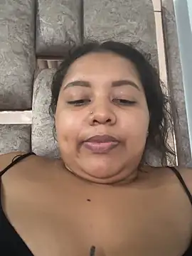 Snapshot of Ninibella chatting on July 8, 2026, 9:52 pm Ninibella online show from July 8, 2026, 9:52 pm