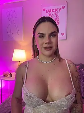 Snapshot of TinaMercier chatting on May 7, 2026, 12:27 am TinaMercier online show from May 7, 2026, 12:27 am