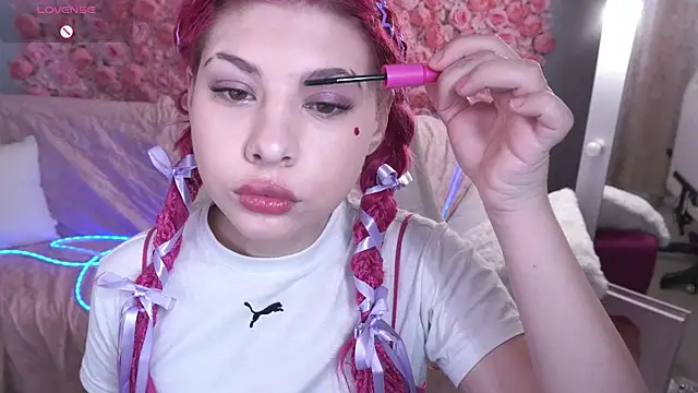 PinkyTrix online show from April 24, 2026, 5:54 am