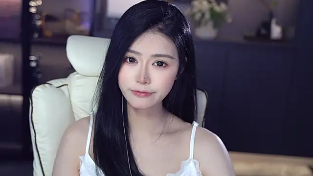 Seraphinei online show from May 7, 2026, 12:38 am