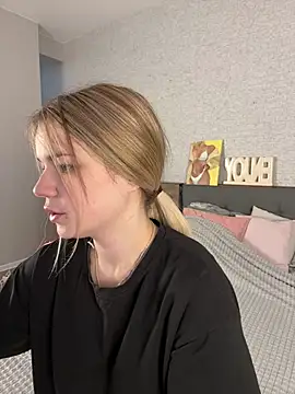 KimEvanss online show from June 10, 2026, 5:28 am