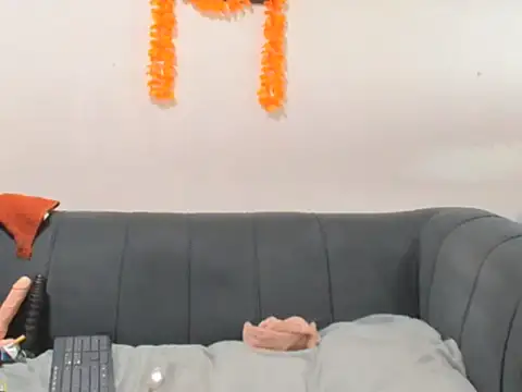 BUSTYQUEEN56  online show from April 14, 2026, 2:01 pm