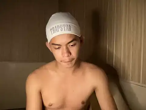 yourhotasian jhonpol16 online show from July 8, 2026, 7:18 pm