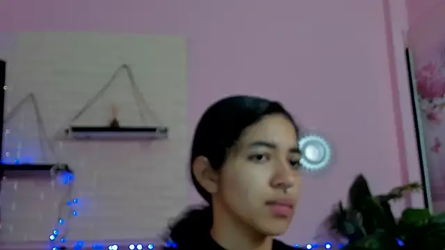 Snapshot of Aronandmoli69 chatting on June 14, 2026, 12:18 pm Aronandmoli69 online show from June 14, 2026, 12:18 pm