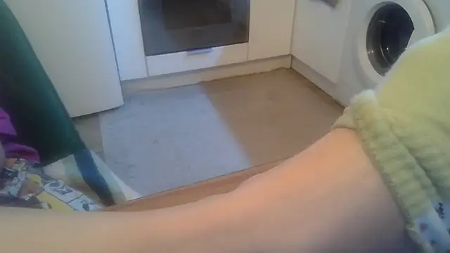 Olivia 2000 online show from April 11, 2026, 9:30 pm