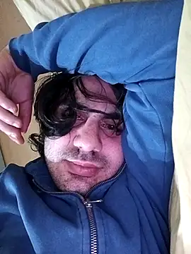 sangreal1996 online show from April 15, 2026, 10:32 pm