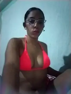 Snapshot of YuliBrayan chatting on April 22, 2026, 2:47 am YuliBrayan online show from April 22, 2026, 2:47 am