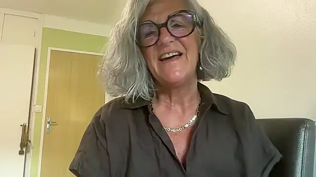 Snapshot of NaughtyMonicaUK chatting on June 23, 2026, 7:12 pm NaughtyMonicaUK online show from June 23, 2026, 7:12 pm