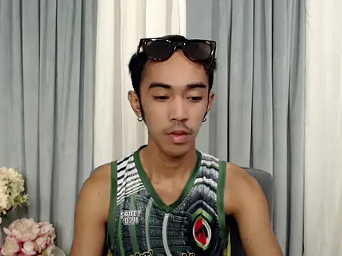 Snapshot of crocodale chatting on April 14, 2026, 1:22 am crocodale online show from April 14, 2026, 1:22 am