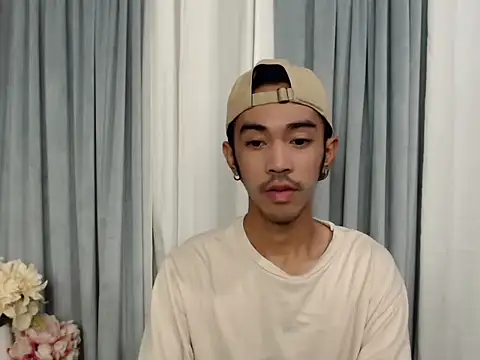 Snapshot of crocodale chatting on April 16, 2026, 1:39 am crocodale online show from April 16, 2026, 1:39 am