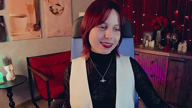 VivienneHebert online show from May 12, 2026, 12:57 pm
