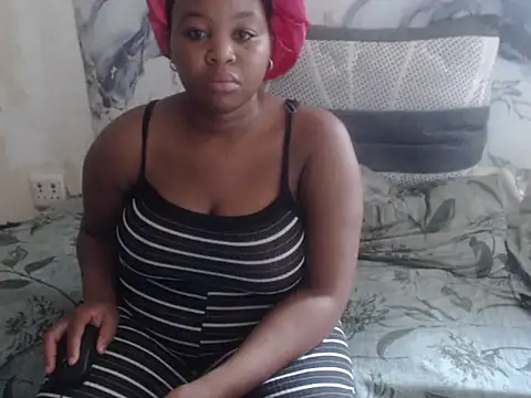 Snapshot of Lillypearl chatting on April 14, 2026, 11:05 am Lillypearl online show from April 14, 2026, 11:05 am