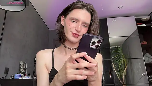 Snapshot of Niky_Long chatting on July 15, 2026, 2:00 pm Niky Long online show from July 15, 2026, 2:00 pm