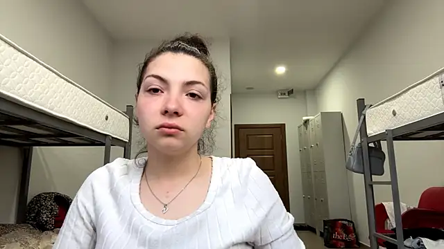 Snapshot of SharieLangan chatting on April 16, 2026, 4:19 pm SharieLangan online show from April 16, 2026, 4:19 pm