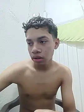 Snapshot of curious_straight_guy chatting on July 10, 2026, 1:25 pm curious straight guy online show from July 10, 2026, 1:25 pm