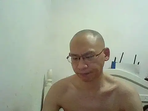 Snapshot of benly118 chatting on May 2, 2026, 12:21 pm benly118 online show from May 2, 2026, 12:21 pm