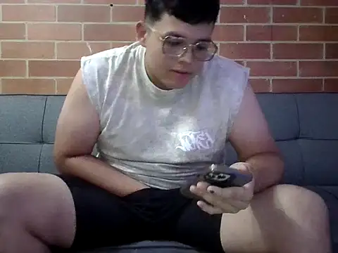 steef0  online show from April 14, 2026, 5:24 am