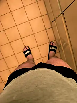 xaviier7777 online show from April 21, 2026, 8:44 pm