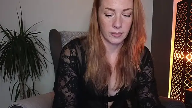 Sharon Red online show from October 4, 2025, 3:43 pm