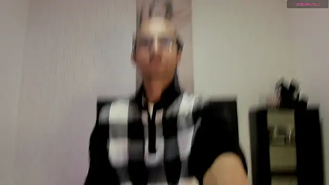 Oliver Goldberg online show from April 13, 2026, 2:11 pm