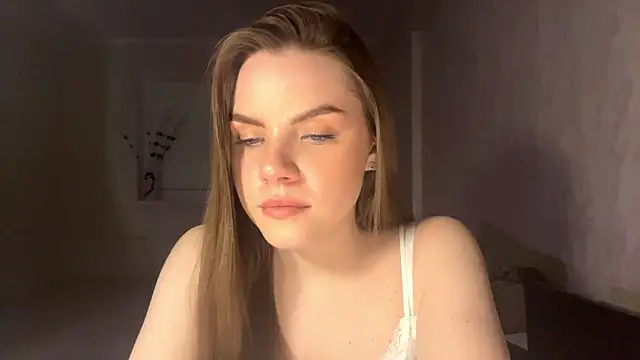 Snapshot of LeishaRocher chatting on April 19, 2026, 6:10 pm LeishaRocher online show from April 19, 2026, 6:10 pm