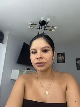 Snapshot of Elara_Luxe chatting on June 25, 2026, 9:52 pm Elara Luxe online show from June 25, 2026, 9:52 pm