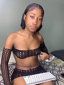 Snapshot of Petite_BUNNYWORXXX chatting on April 21, 2026, 12:56 am Petite BUNNYWORXXX online show from April 21, 2026, 12:56 am