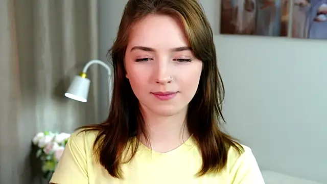 RenateVashaw online show from April 18, 2026, 7:45 am