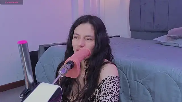 Snapshot of Samantha_bloww1 chatting on April 28, 2026, 3:44 am Samantha bloww1 online show from April 28, 2026, 3:44 am
