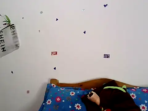 magic trans girl online show from April 28, 2026, 2:10 am