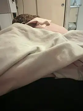 Snapshot of pazzuttraa chatting on April 14, 2026, 3:12 am pazzuttraa online show from April 14, 2026, 3:12 am