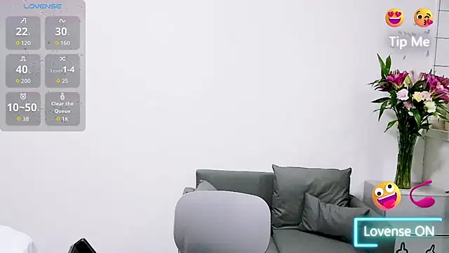 youyou-55 online show from April 19, 2026, 12:15 pm