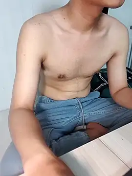 Louis Caoxxx online show from May 10, 2026, 6:13 pm