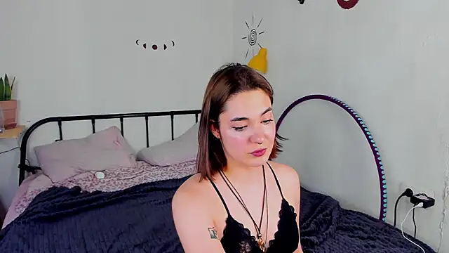 LiyaFly online show from June 5, 2026, 2:34 pm