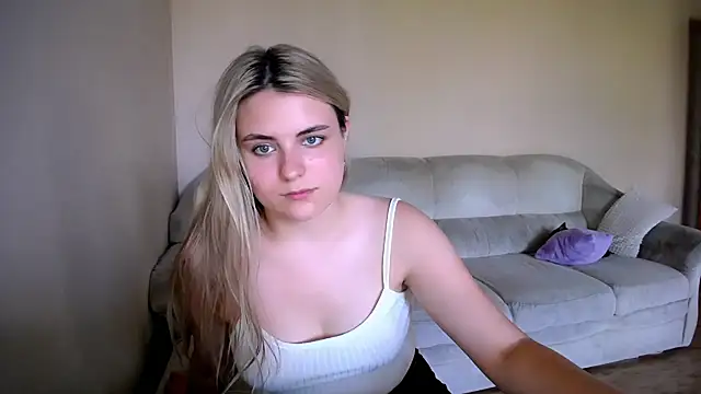 Snapshot of _shy_sabrina__ chatting on July 15, 2026, 2:00 pm shy sabrina online show from July 15, 2026, 2:00 pm