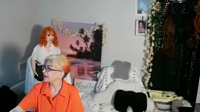 Snapshot of ZorynaDollHouse chatting on June 10, 2026, 11:24 pm ZorynaDollHouse online show from June 10, 2026, 11:24 pm