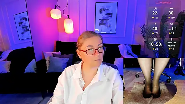 Alexandra Kind online show from June 20, 2026, 9:17 pm