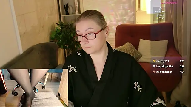 Alexandra Kind online show from July 1, 2026, 1:51 am
