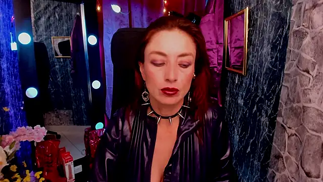 Snapshot of Queenscarlettsecret chatting on April 25, 2026, 7:55 pm Queenscarlettsecret online show from April 25, 2026, 7:55 pm