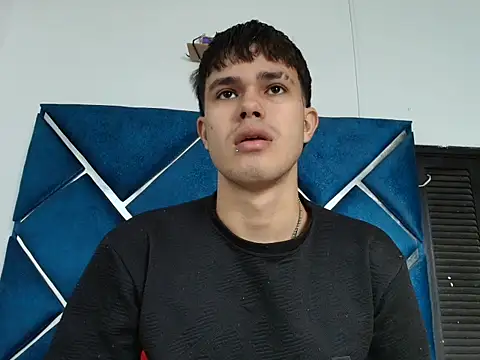 EdwinBoys online show from May 5, 2026, 1:19 pm
