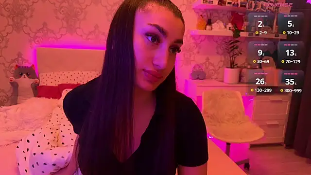 Snapshot of MyNaomi chatting on June 10, 2026, 9:57 pm MyNaomi online show from June 10, 2026, 9:57 pm