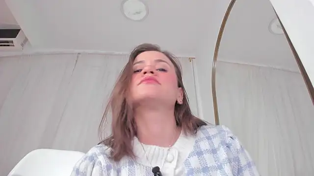 Snapshot of The_Essentials chatting on April 16, 2026, 7:03 pm The Essentials online show from April 16, 2026, 7:03 pm