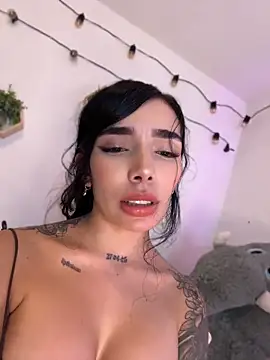 Snapshot of milasantana_ chatting on June 8, 2026, 1:28 am milasantana online show from June 8, 2026, 1:28 am