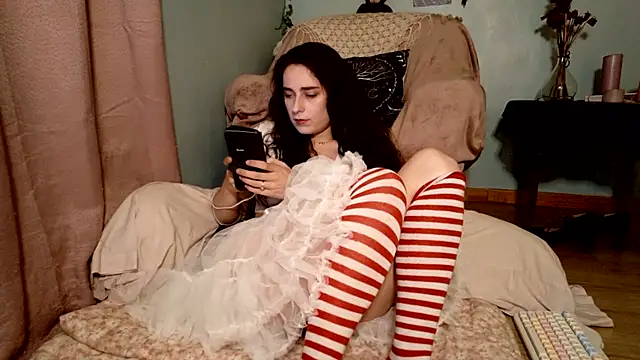 missclochette online show from June 11, 2026, 12:03 pm