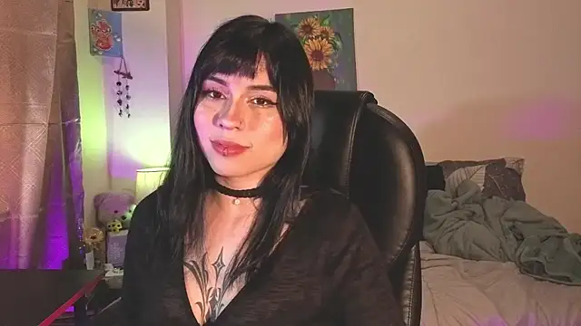 Snapshot of GaiaJonness chatting on May 4, 2026, 7:10 pm GaiaJonness online show from May 4, 2026, 7:10 pm