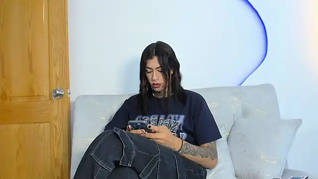 Snapshot of Aohomlester_ chatting on April 23, 2026, 1:46 pm Aohomlester online show from April 23, 2026, 1:46 pm