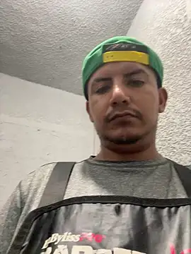 Alcantar01 online show from May 30, 2026, 9:34 pm