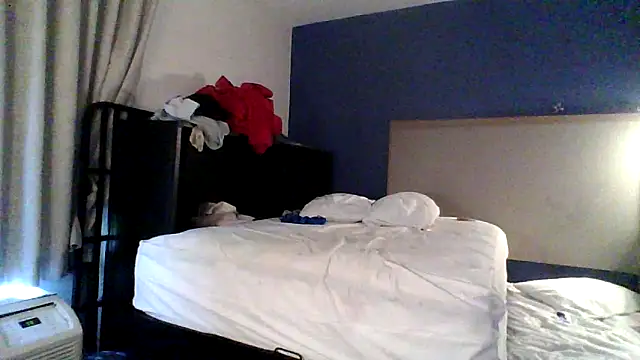 Snapshot of Dicksee_Left chatting on April 20, 2026, 10:00 pm Dicksee Left online show from April 20, 2026, 10:00 pm